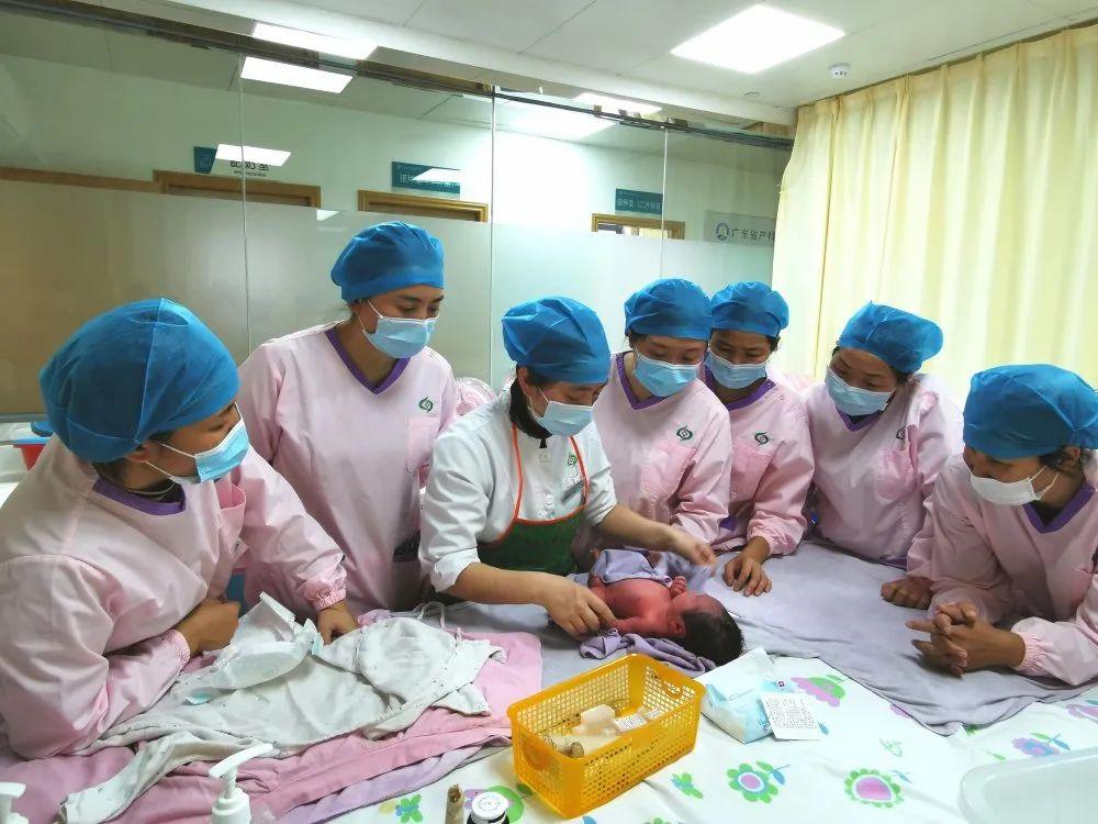 新和县妇婴监护型护送
